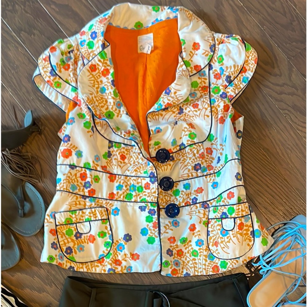 Boutique top! So stylish, soft material and very nice quality